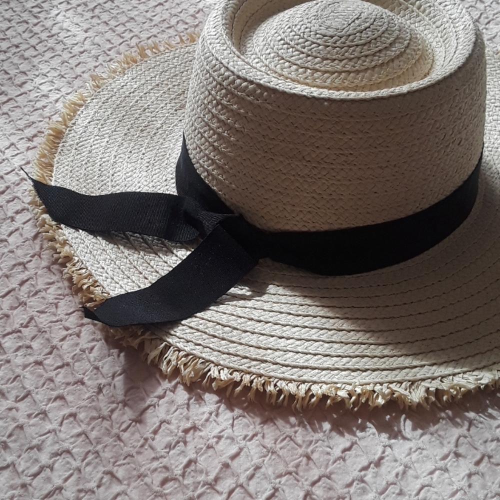 Straw summer hat - Picture 2 of 3